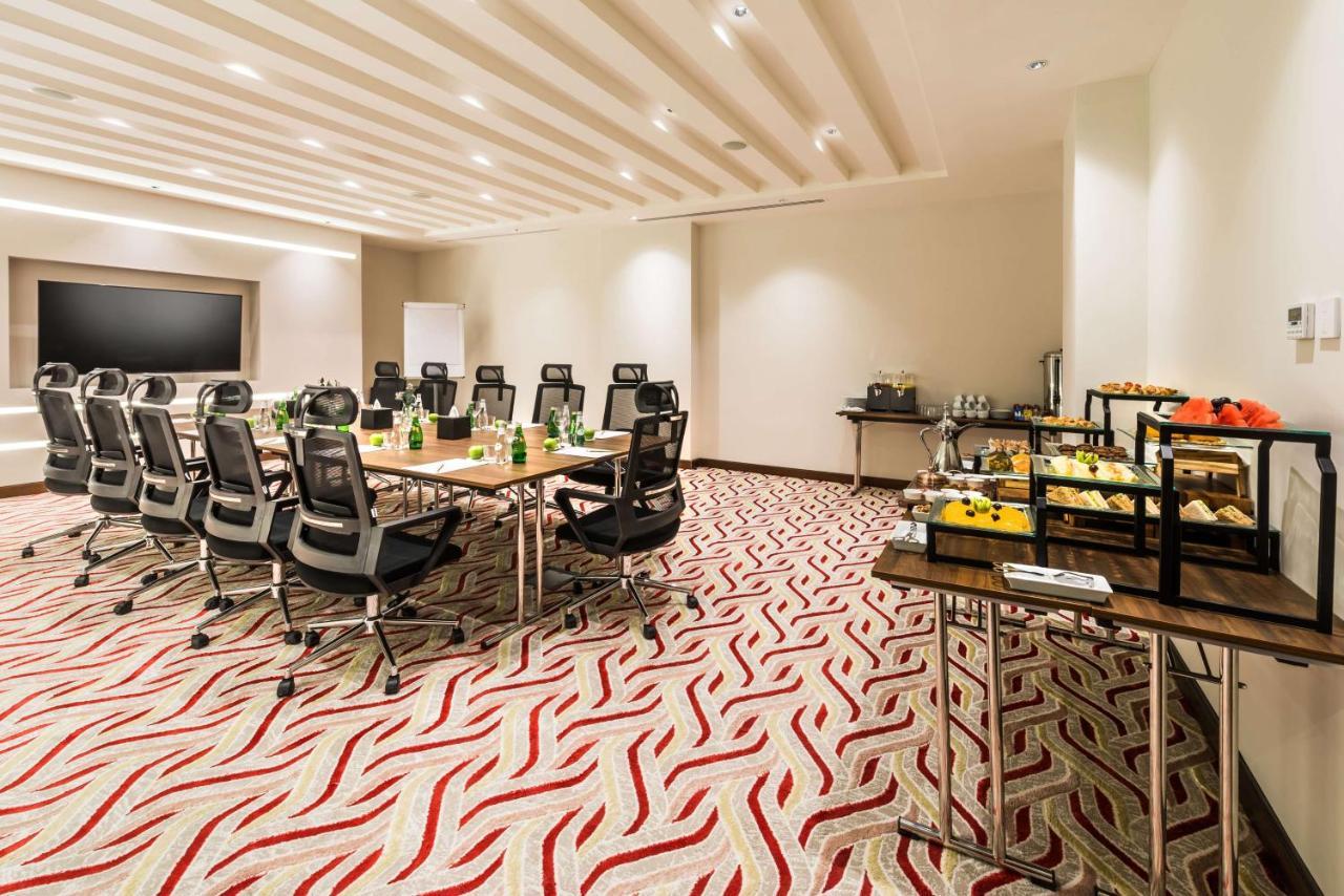 Best Western Plus Al Qurayyat City Center Buitenkant foto