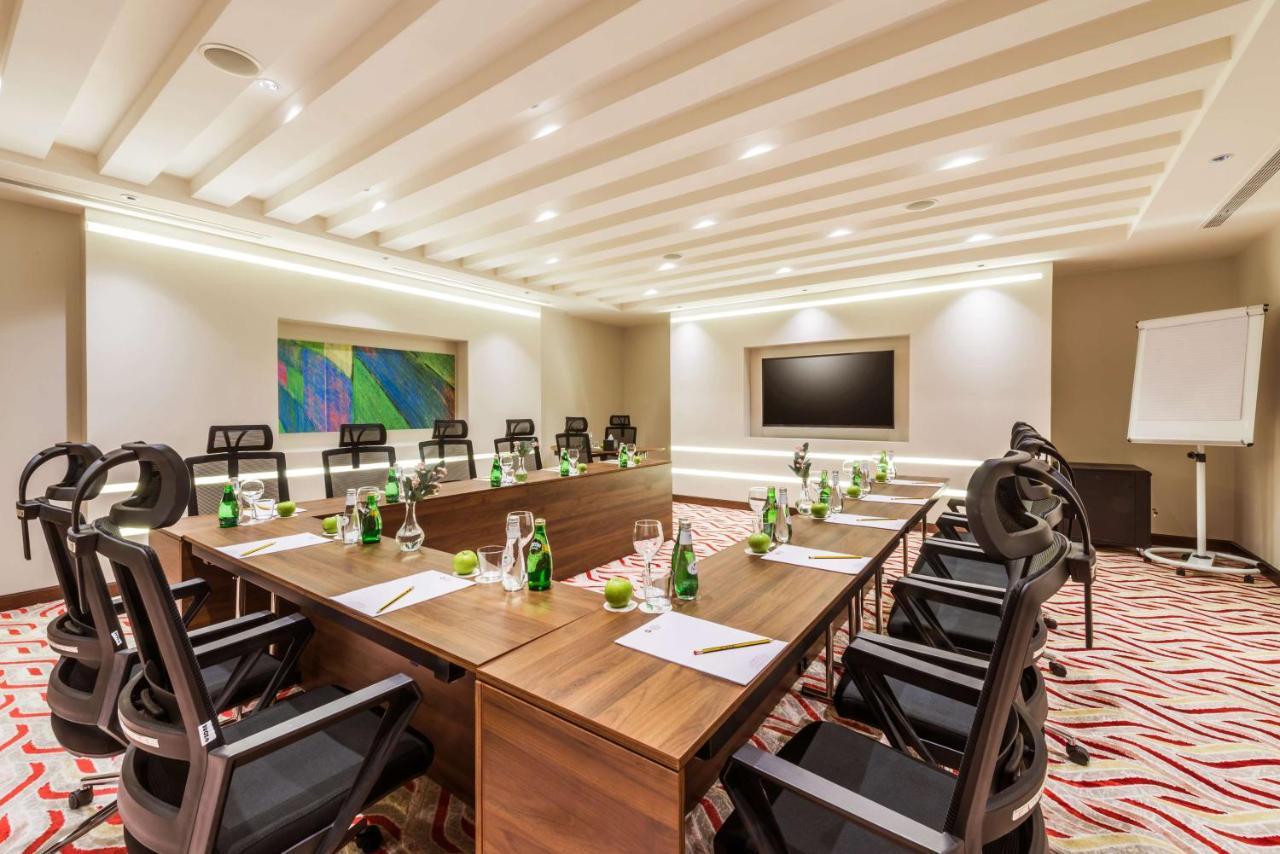Best Western Plus Al Qurayyat City Center Buitenkant foto