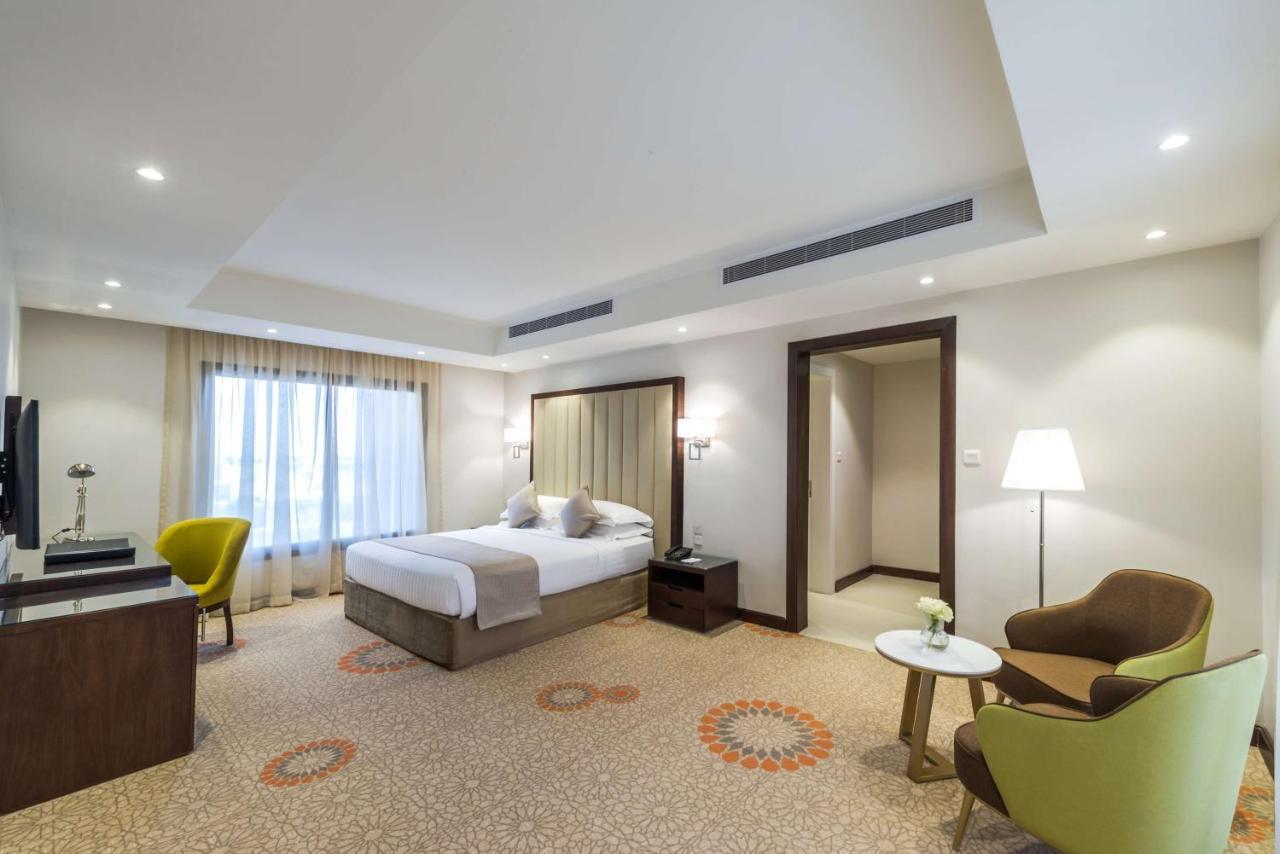 Best Western Plus Al Qurayyat City Center Buitenkant foto