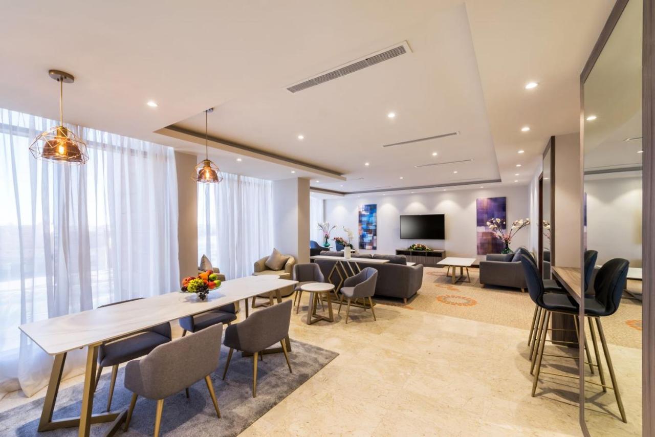 Best Western Plus Al Qurayyat City Center Buitenkant foto