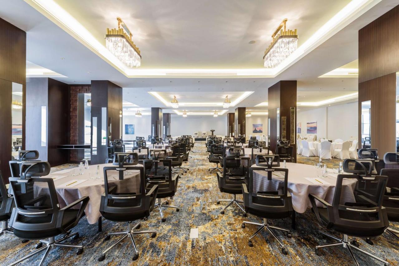 Best Western Plus Al Qurayyat City Center Buitenkant foto