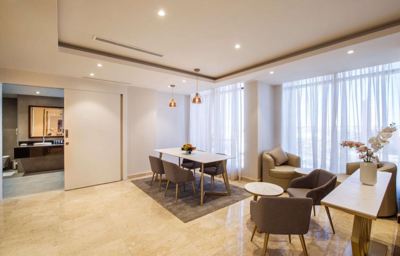 Best Western Plus Al Qurayyat City Center Buitenkant foto