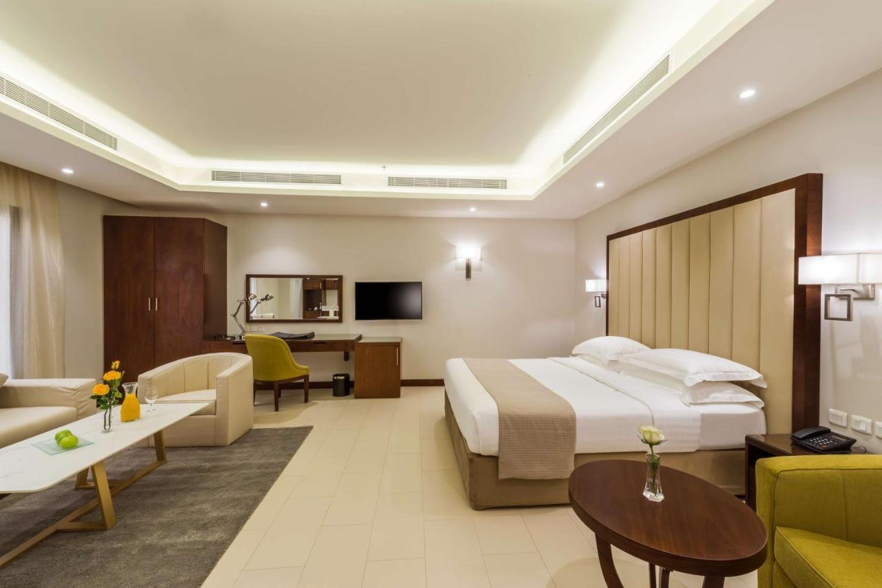 Best Western Plus Al Qurayyat City Center Buitenkant foto